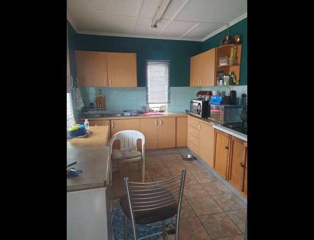 2 BEDROOM HOUSE FOR SALE IN SOUTH HILLS